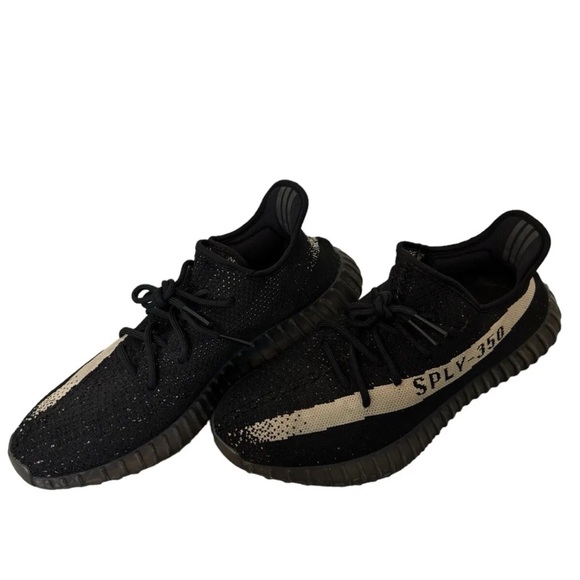 Men’s size 12 - adidas YEEZY boost 350 v2 Low Oreo GREAT CONDITION - Picture 4 of 7